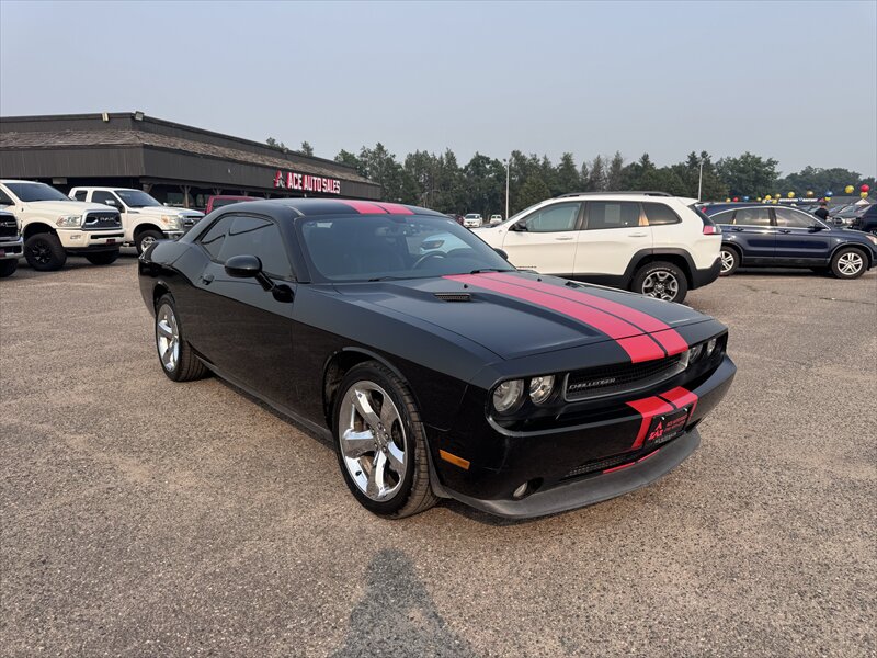 2013 Dodge Challenger SXT - Photo 2 - Brainerd, MN 56401