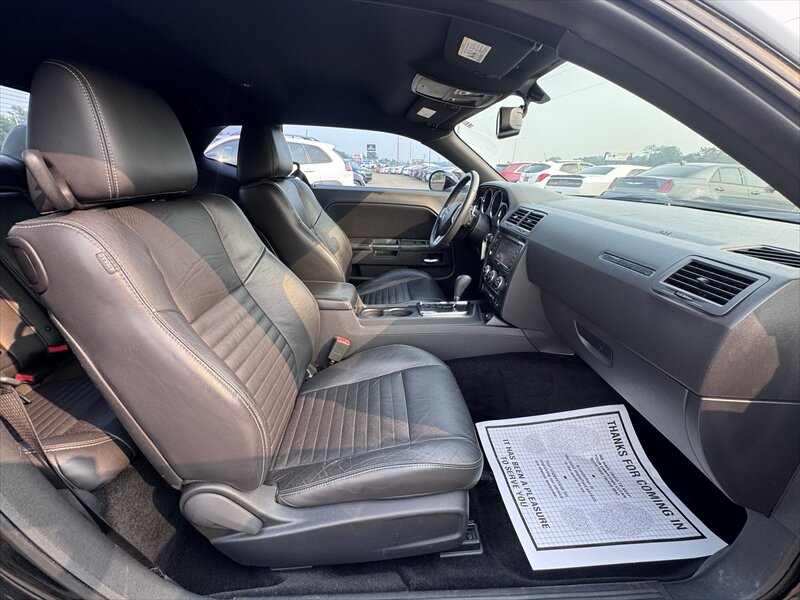 2013 Dodge Challenger SXT - Photo 10 - Brainerd, MN 56401