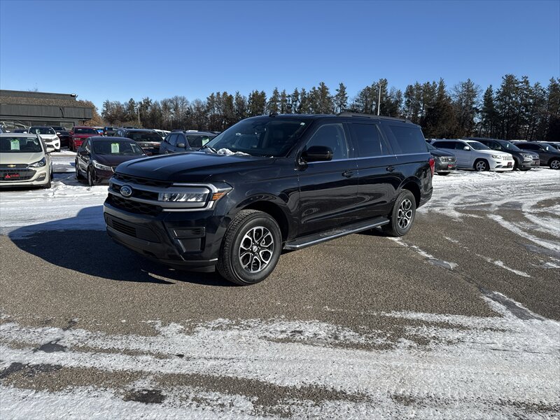 2023 Ford Expedition XLT  MAX - Photo 1 - Brainerd, MN 56401