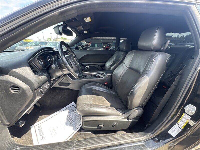 2015 Dodge Challenger SXT - Photo 12 - Brainerd, MN 56401