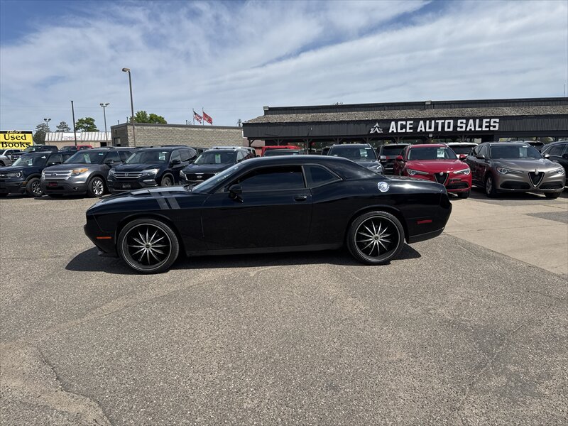 2015 Dodge Challenger SXT - Photo 5 - Brainerd, MN 56401