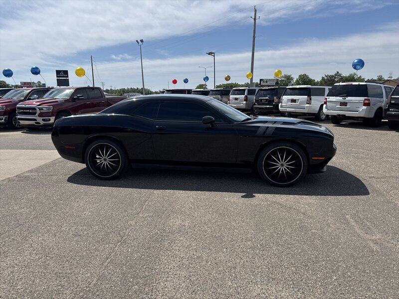 2015 Dodge Challenger SXT - Photo 6 - Brainerd, MN 56401