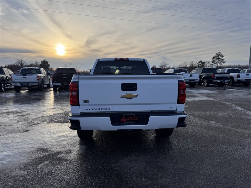 2018 Chevrolet Silverado 1500 LT - Photo 9 - Brainerd, MN 56401