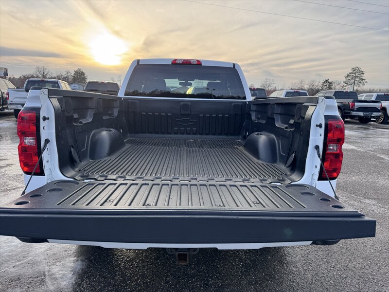 2018 Chevrolet Silverado 1500 LT - Photo 10 - Brainerd, MN 56401