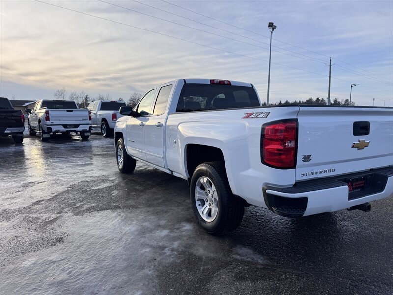 2018 Chevrolet Silverado 1500 LT - Photo 3 - Brainerd, MN 56401