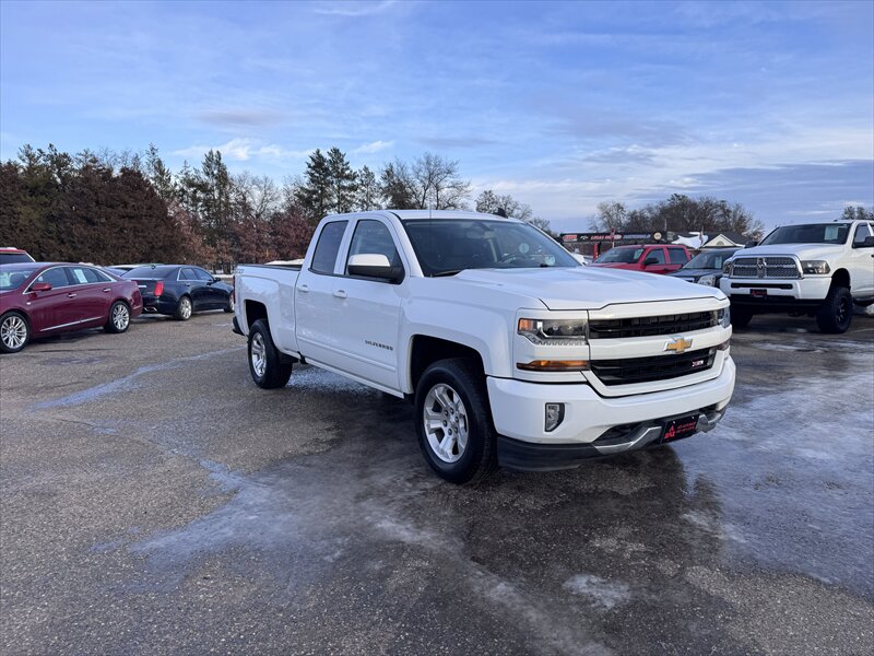 2018 Chevrolet Silverado 1500 LT - Photo 2 - Brainerd, MN 56401
