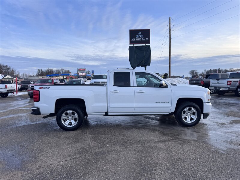2018 Chevrolet Silverado 1500 LT - Photo 6 - Brainerd, MN 56401