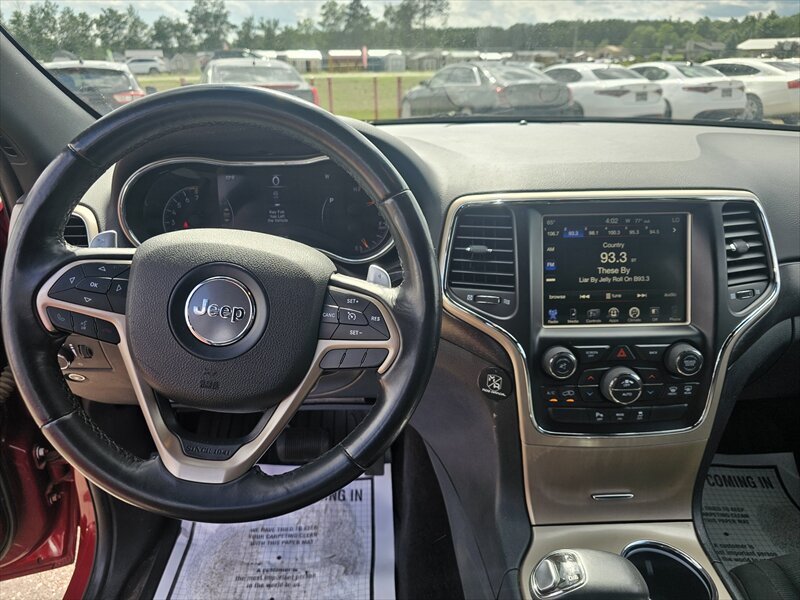 2015 Jeep Grand Cherokee Laredo - Photo 11 - Brainerd, MN 56401