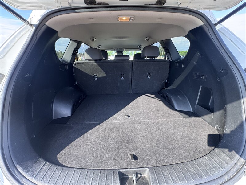2019 Hyundai Santa Fe SE 2.4L - Photo 9 - Brainerd, MN 56401