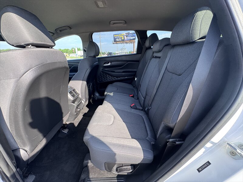2019 Hyundai Santa Fe SE 2.4L - Photo 18 - Brainerd, MN 56401