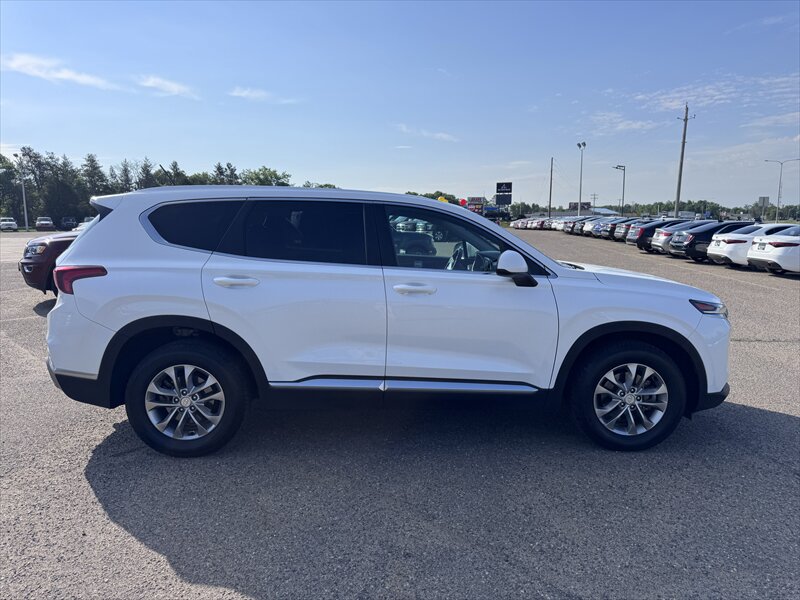 2019 Hyundai Santa Fe SE 2.4L - Photo 6 - Brainerd, MN 56401