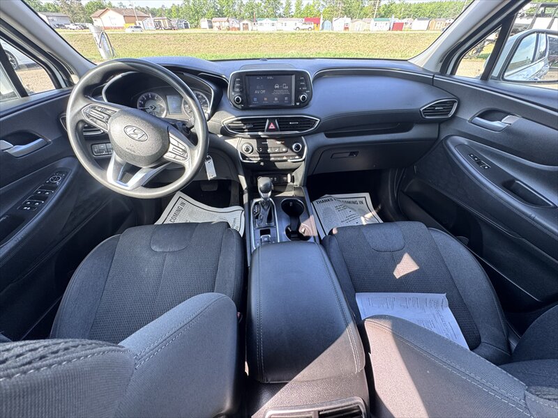 2019 Hyundai Santa Fe SE 2.4L - Photo 12 - Brainerd, MN 56401