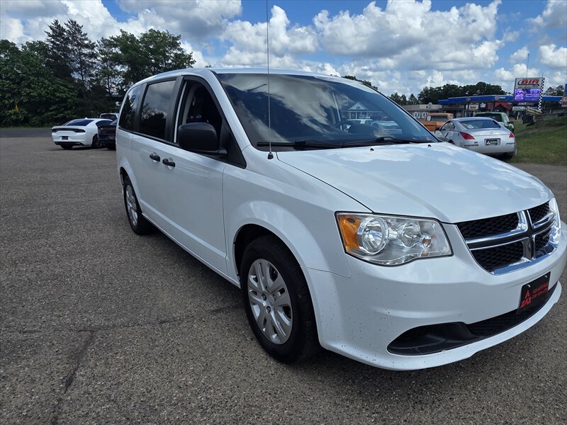 2019 Dodge Grand Caravan SE - Photo 2 - Brainerd, MN 56401