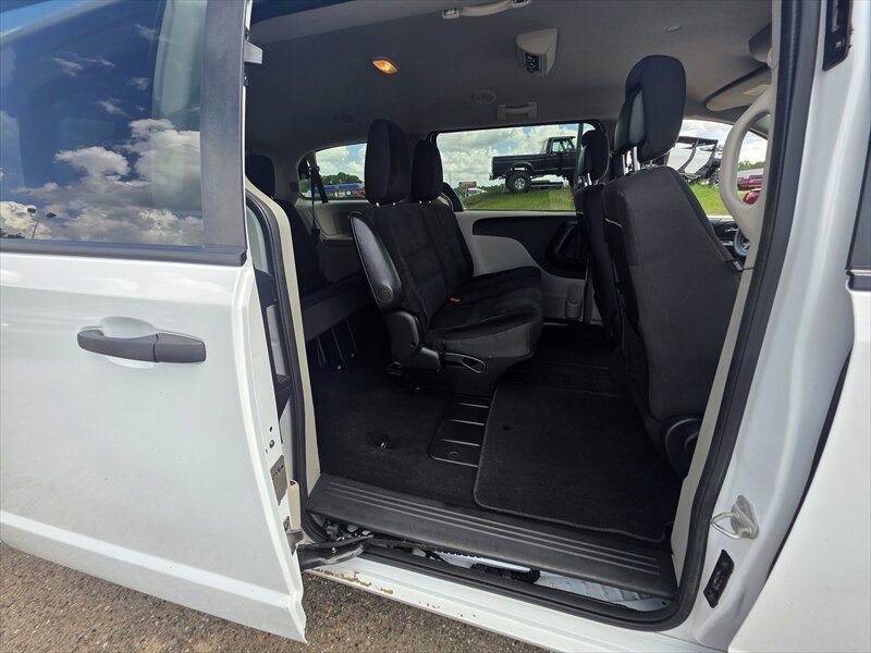 2019 Dodge Grand Caravan SE - Photo 10 - Brainerd, MN 56401