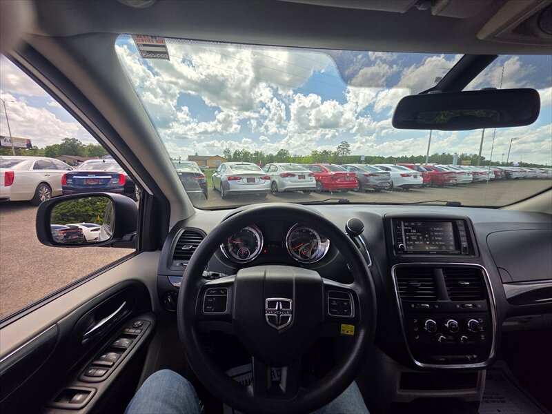 2019 Dodge Grand Caravan SE - Photo 14 - Brainerd, MN 56401