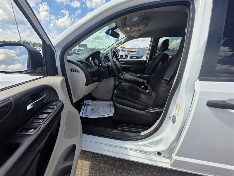 2019 Dodge Grand Caravan SE - Photo 12 - Brainerd, MN 56401