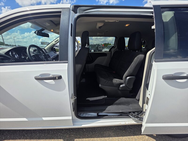 2019 Dodge Grand Caravan SE - Photo 9 - Brainerd, MN 56401
