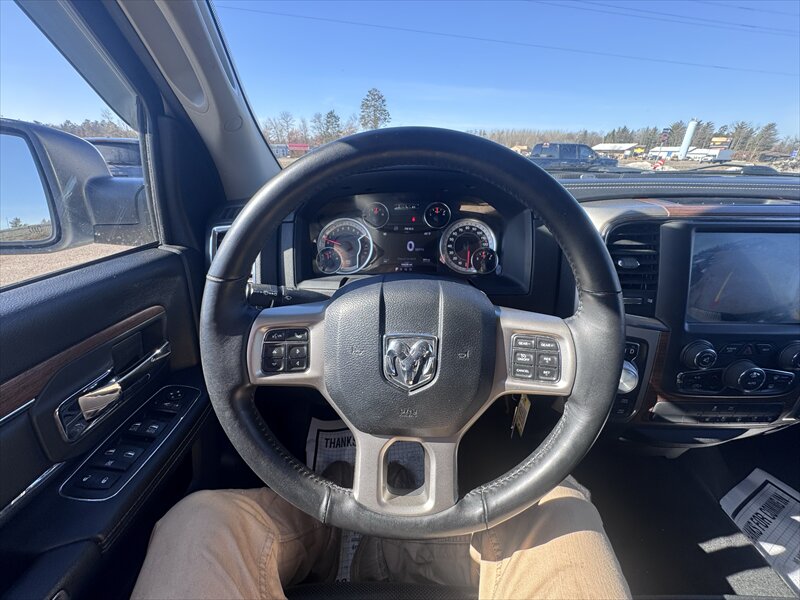 2017 RAM 1500 Laramie - Photo 12 - Brainerd, MN 56401