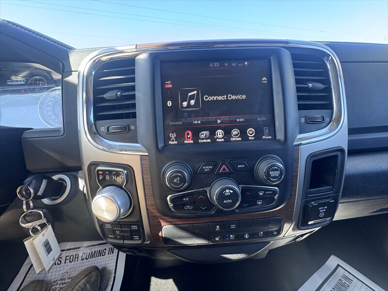 2017 RAM 1500 Laramie - Photo 17 - Brainerd, MN 56401