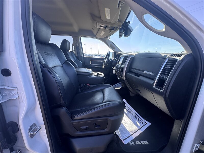 2017 RAM 1500 Laramie - Photo 11 - Brainerd, MN 56401