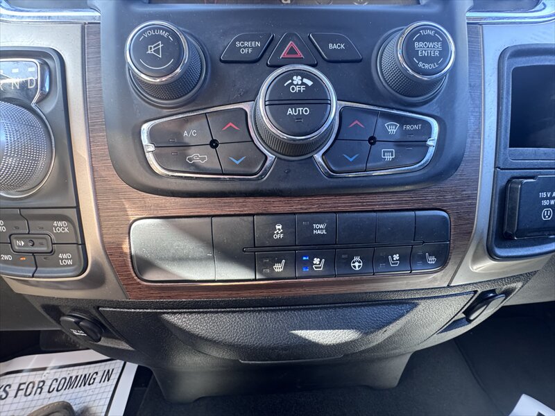 2017 RAM 1500 Laramie - Photo 16 - Brainerd, MN 56401