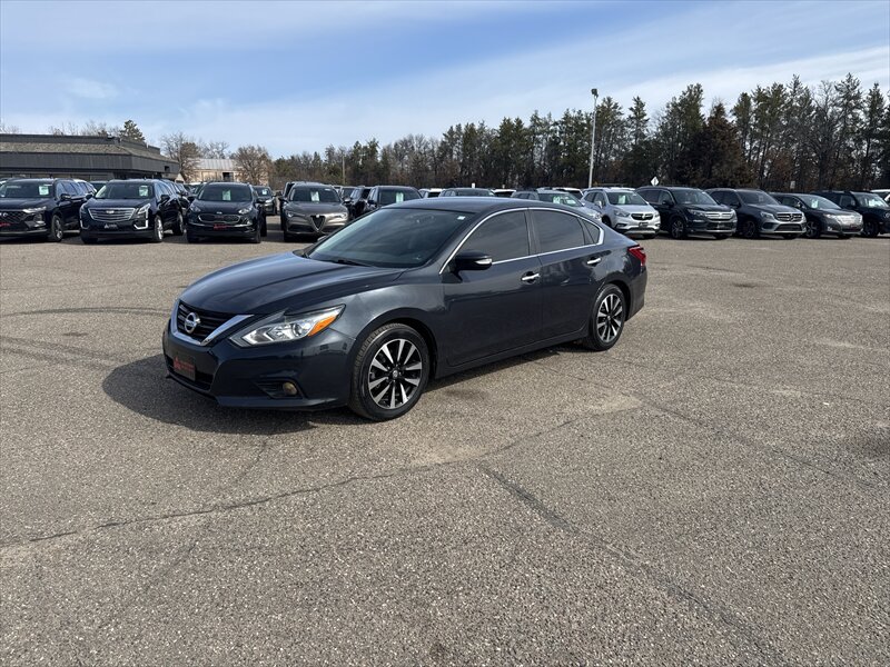 2018 Nissan Altima SL   - Photo 1 - Brainerd, MN 56401