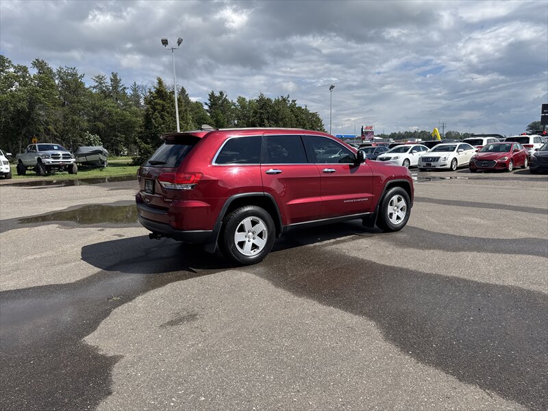 2014 Jeep Grand Cherokee Laredo   - Photo 3 - Brainerd, MN 56401