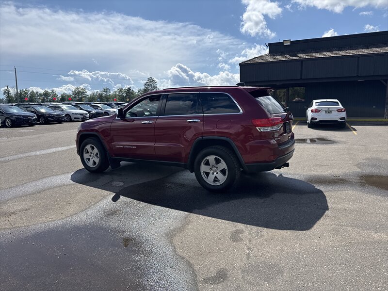 2014 Jeep Grand Cherokee Laredo   - Photo 4 - Brainerd, MN 56401