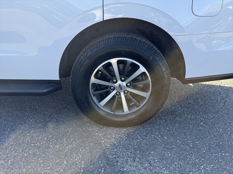 2019 Ford Expedition XLT - Photo 13 - Brainerd, MN 56401