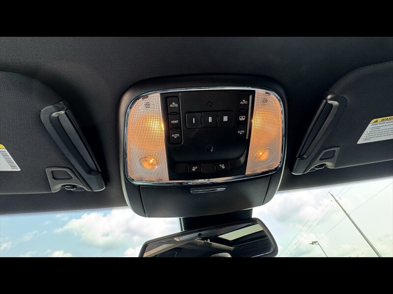 2018 Chrysler 300 Series S - Photo 23 - Brainerd, MN 56401