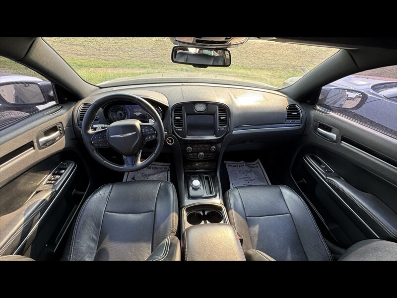 2018 Chrysler 300 Series S - Photo 15 - Brainerd, MN 56401