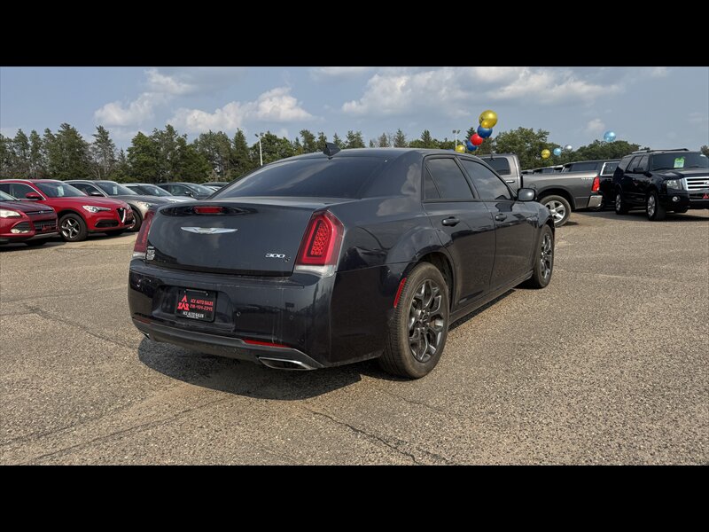 2018 Chrysler 300 Series S - Photo 5 - Brainerd, MN 56401