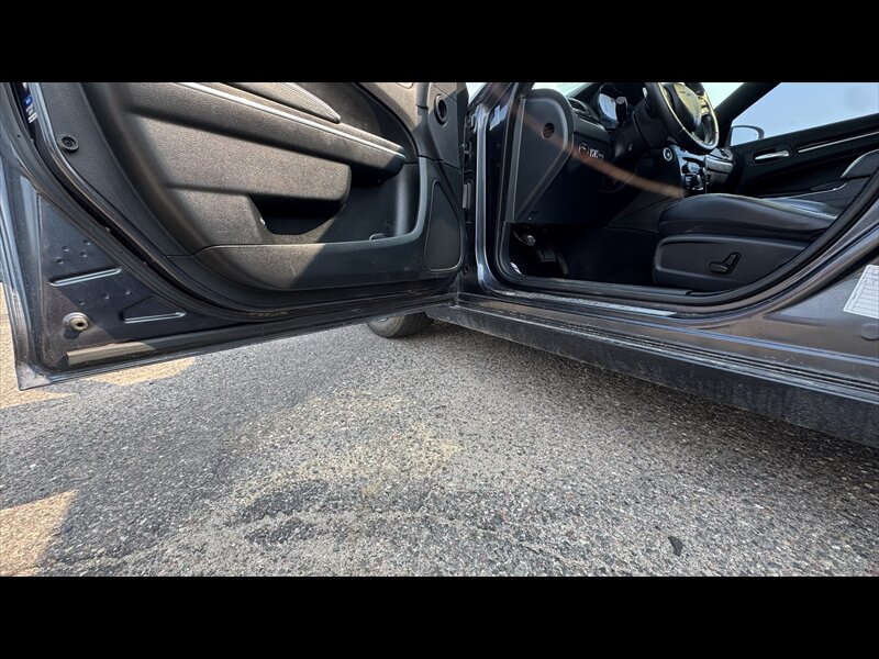2018 Chrysler 300 Series S - Photo 9 - Brainerd, MN 56401