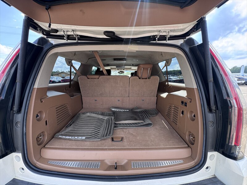 2015 Cadillac Escalade Platinum ESV - Photo 26 - Brainerd, MN 56401