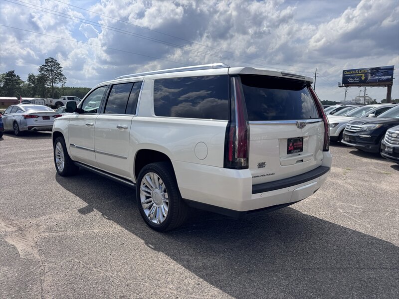 2015 Cadillac Escalade Platinum ESV - Photo 3 - Brainerd, MN 56401