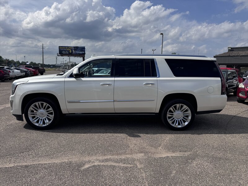 2015 Cadillac Escalade Platinum ESV - Photo 5 - Brainerd, MN 56401