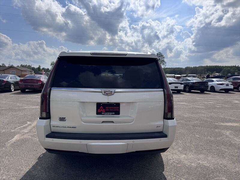 2015 Cadillac Escalade Platinum ESV - Photo 8 - Brainerd, MN 56401