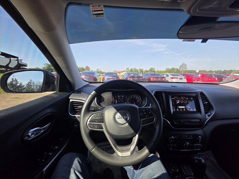 2020 Jeep Cherokee Latitude Plus - Photo 13 - Brainerd, MN 56401