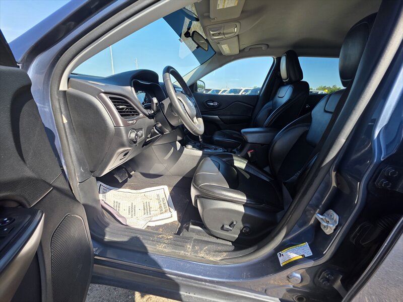 2020 Jeep Cherokee Latitude Plus - Photo 11 - Brainerd, MN 56401