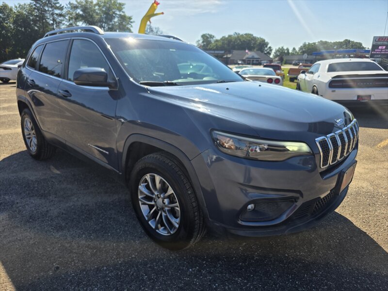 2020 Jeep Cherokee Latitude Plus - Photo 2 - Brainerd, MN 56401