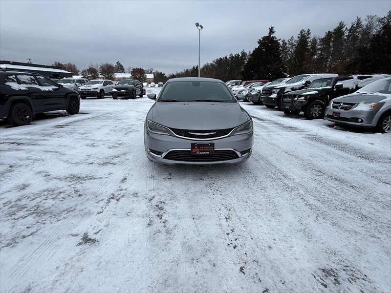 2017 Chrysler 200 Series Limited - Photo 7 - Brainerd, MN 56401