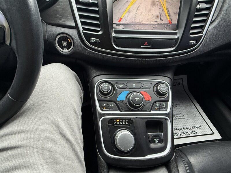 2017 Chrysler 200 Series Limited - Photo 17 - Brainerd, MN 56401