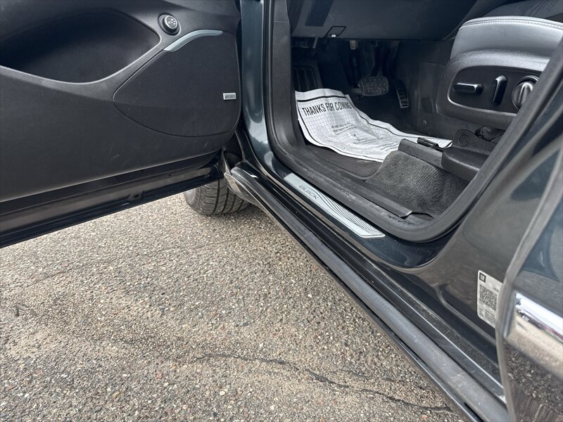 2018 Buick Enclave Premium - Photo 9 - Brainerd, MN 56401
