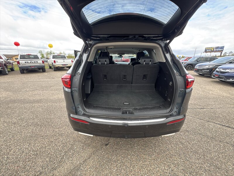 2018 Buick Enclave Premium - Photo 11 - Brainerd, MN 56401