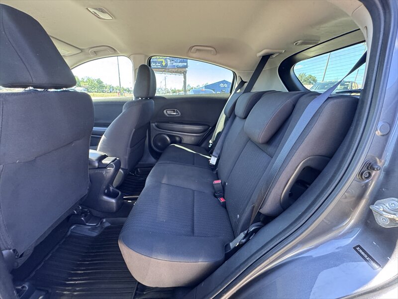 2018 Honda HR-V LX - Photo 10 - Brainerd, MN 56401