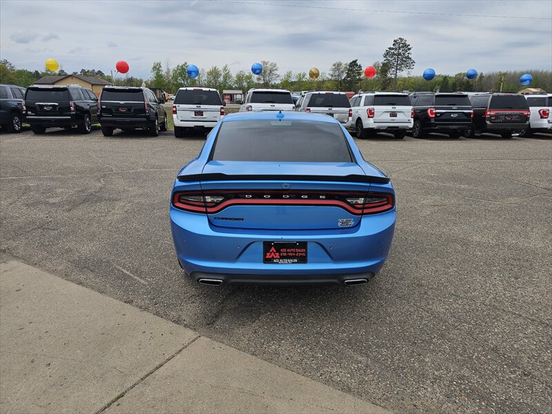 2016 Dodge Charger SXT - Photo 6 - Brainerd, MN 56401
