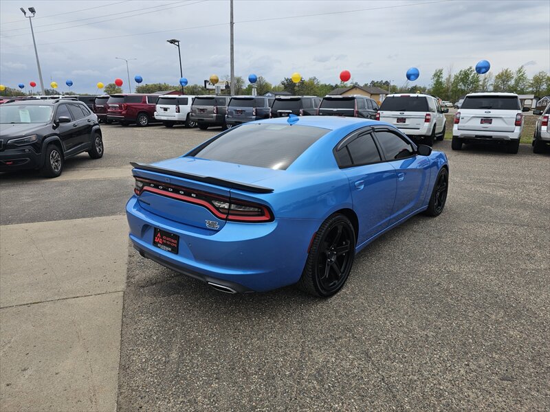 2016 Dodge Charger SXT - Photo 4 - Brainerd, MN 56401