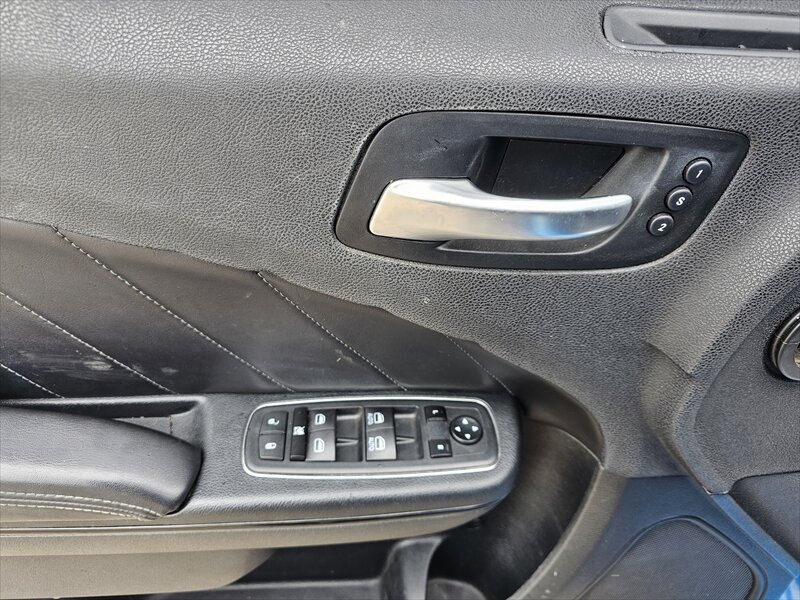 2016 Dodge Charger SXT - Photo 18 - Brainerd, MN 56401