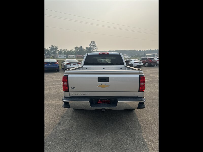2018 Chevrolet Silverado 1500 LT - Photo 8 - Brainerd, MN 56401