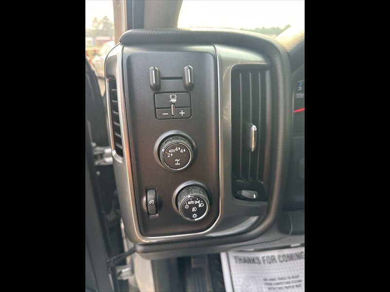 2018 Chevrolet Silverado 1500 LT - Photo 14 - Brainerd, MN 56401